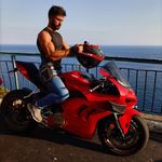 Riccardo Smith - @rick_smithv4 - Instagram
