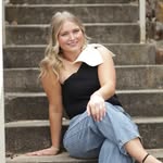 @rileylaynem.closet - Instagram