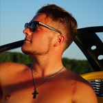 Riley Perry - @r_perry9 - Instagram
