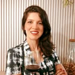 Rita Barros | Especialista em Vinhos - @oquetemnaadega - Instagram