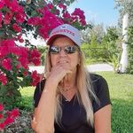 Rita Bates - @hotbuckeyechick - Instagram