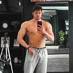 Aaron Robertson - @aaronrobertsonfit - Instagram