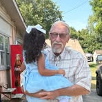 Robert Akins - Facebook