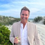 Rob Craig - @boymeetsfrenchie - Instagram