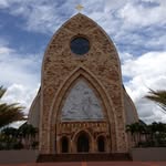 Robert Alpizar - @avemariahomes - Instagram