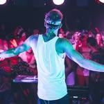Robert Been - @robertcharmplay - Instagram