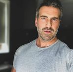 Robert Berton - Facebook