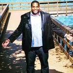 Robert Bishop - @robertbishopsingsandacts - Instagram