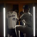 Robert Brown III - @robert.brown.27 - Instagram