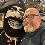 Robert Cave, Jr. - @cavemanphs - Instagram
