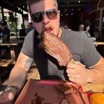 Robert Chase - @sir_robbio - Instagram