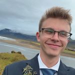 Robert Crossman - @roberto_sings99 - Instagram