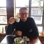 Róbert Dobos - @robert.dobos.33 - Instagram