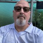 Robert Emslie - Facebook