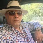 Robert Fred - Facebook