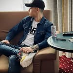 @robert.frumosul.thau - Instagram