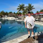 Robert Howells - @howlr5 - Instagram