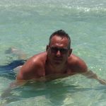 Robert Howells - @robert120565 - Instagram