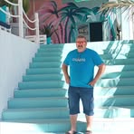 Robert Iwan - Facebook