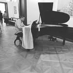 @robert_piano1107 - Instagram