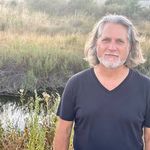 Robert Wallis - @wordsformyfamily - Instagram