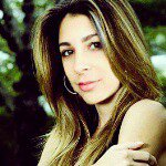 Roberta Flores.   Goiânia GO - @robertafloresdelima - Instagram