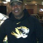 Roberto Lewis - @robertolewis22 - Instagram