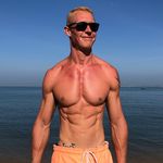 Robin Flint - @dontbethedog - Instagram