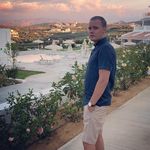 @robinhammar - Instagram