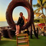 Robin Knox - @robinsnestarts - Instagram