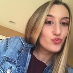 Robin Ormsby - @yogawithrobino - Instagram