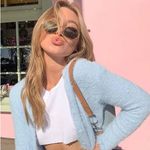 Robin Tomlin - @peachespants - Instagram
