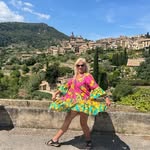 Robyn Beckett Young - @onelifecantouchathousand - Instagram
