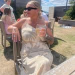 Robyn Francis - @robyn_est_85 - Instagram