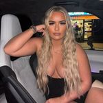 @robyngilliesxz - Instagram