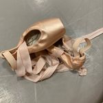 Robyn Henderson - @40enpointe - Instagram