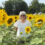 Robyn Loomis - @mom2emmolu - Instagram