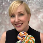 Robyn Van Tuyl - @robyn_loves_cake - Instagram
