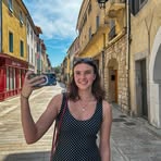 Robyn Lowe - Facebook