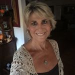 Robyn Lowry - @robynlow8 - Instagram