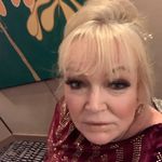 Robyn Mcconnell - @white_magnolia_art - Instagram