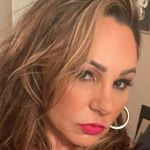 Robyn Perry - @robynperry2216 - Instagram