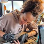 Robyn Sinclair - @robbie.nailed.it - Instagram