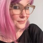Robyn Thomson - @thecheekymum - Instagram