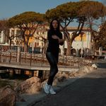 @robyntierney291 - Instagram
