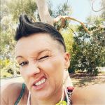 Robyn Walker - @robyn_walksthisway - Instagram