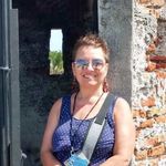 Robyn Warren - @ozarkchickenlady - Instagram