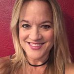 robyn woods - @headlinedesignsart - Instagram