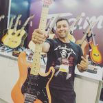 Rogério Munhoz - @roger_guitar.player - Instagram