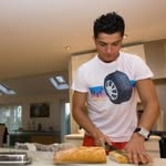 @ronaldo.cutting.bread - Instagram